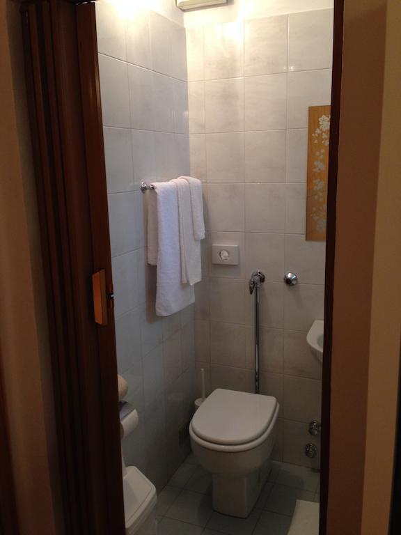 Hotel De La Tour Tirano Pokoj fotografie