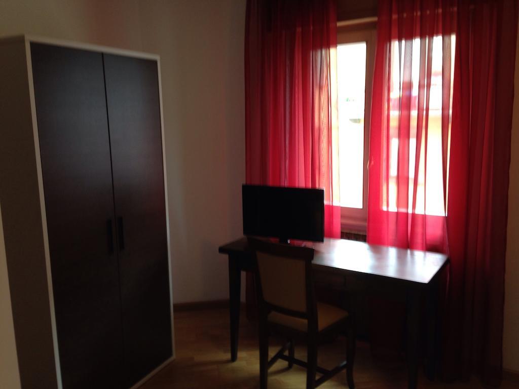 Hotel De La Tour Tirano Pokoj fotografie
